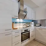 In Direkter Strandlage Mit Balkon Und Sauna, Duenenresidenz Prora-app 111