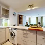 In Direkter Strandlage Mit Balkon Und Sauna, Duenenresidenz Prora-app 111 * Binz
