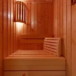 In Direkter Strandlage Mit Balkon Und Sauna, Duenenresidenz Prora-app 111