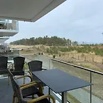 In Direkter Strandlage Mit Balkon Und Sauna, Duenenresidenz Prora-app 111 * Binz