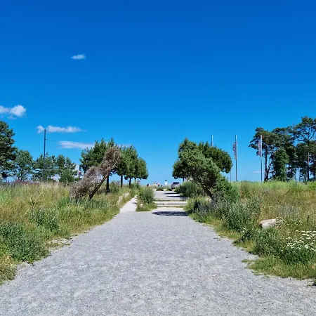 In Direkter Strandlage Mit Balkon Und Sauna, Duenenresidenz Prora-app 111 Binz