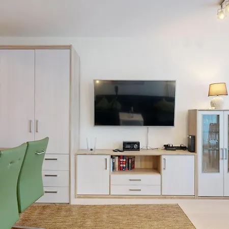 In Direkter Strandlage Mit Balkon Und Sauna, Duenenresidenz Prora-app 111 *