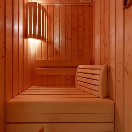 In Direkter Strandlage Mit Balkon Und Sauna, Duenenresidenz Prora-app 111