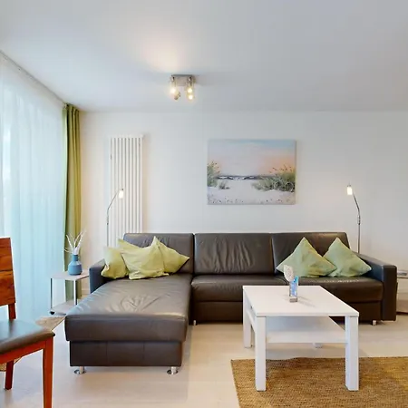 In Direkter Strandlage Mit Balkon Und Sauna, Duenenresidenz Prora-app 111