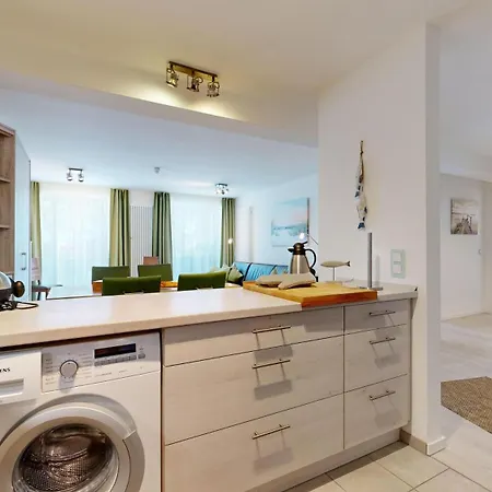 In Direkter Strandlage Mit Balkon Und Sauna, Duenenresidenz Prora-app 111 Binz