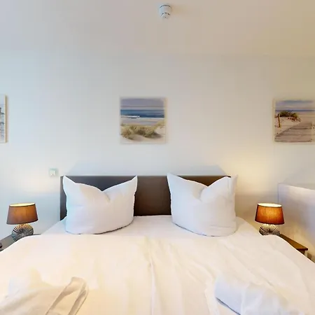 In Direkter Strandlage Mit Balkon Und Sauna, Duenenresidenz Prora-app 111