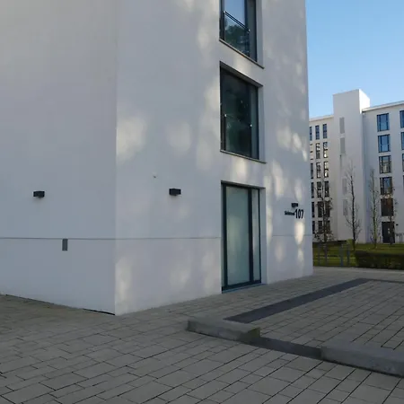 In Direkter Strandlage Mit Balkon Und Sauna, Duenenresidenz Prora-app 111